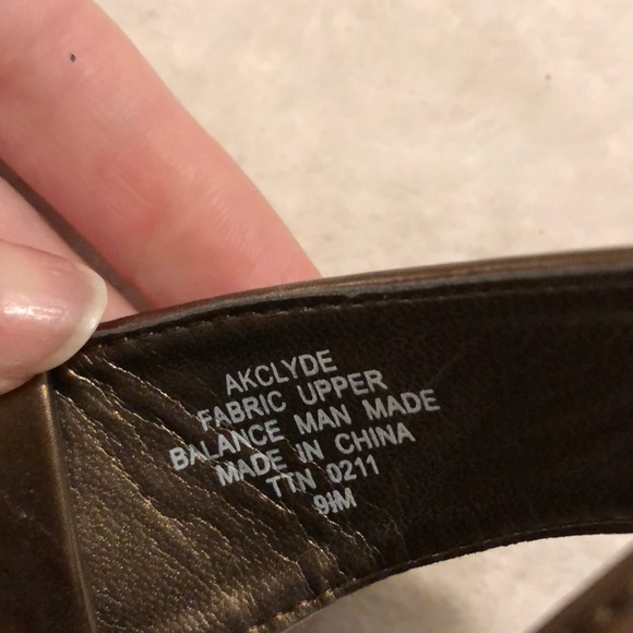 Brown and metallic wedges - Picture 4 of 4